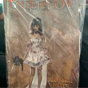 Hot Topic Zombie Bride Costume-Small🧟‍♀️👰🏻‍♀️